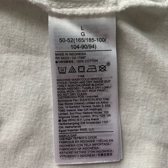 Gap x Disney Men’s T-Shirt - Picture 2 of 2